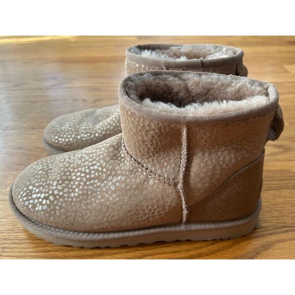 UGG Classic MINI BEACHWOOD SPARKLE Spots Boots 8 - Picture 7 of 8